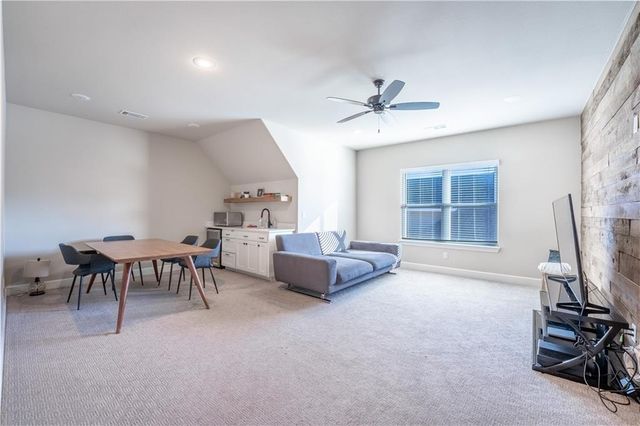 417 NE Royce Loop, Bentonville, AR 72712