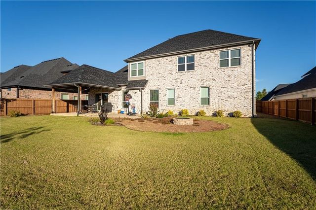 417 NE Royce Loop, Bentonville, AR 72712