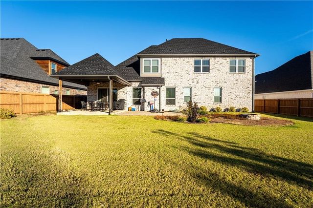 417 NE Royce Loop, Bentonville, AR 72712