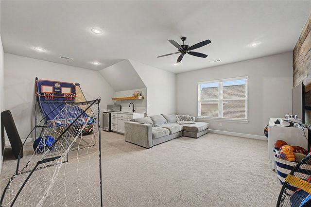 417 NE Royce Loop, Bentonville, AR 72712