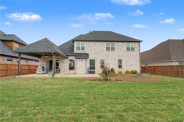 417 NE Royce Loop, Bentonville, AR 72712