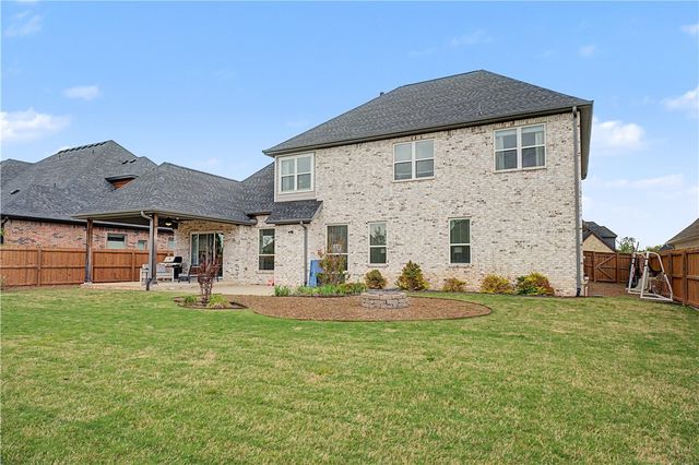 417 NE Royce Loop, Bentonville, AR 72712