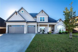 417 NE Royce Loop, Bentonville, AR 72712