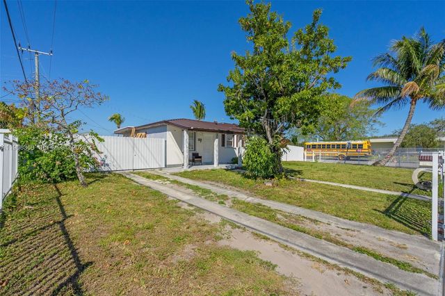 3505 NW 83rd Ter, Miami, FL 33147