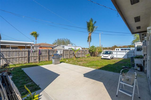 3505 NW 83rd Ter, Miami, FL 33147