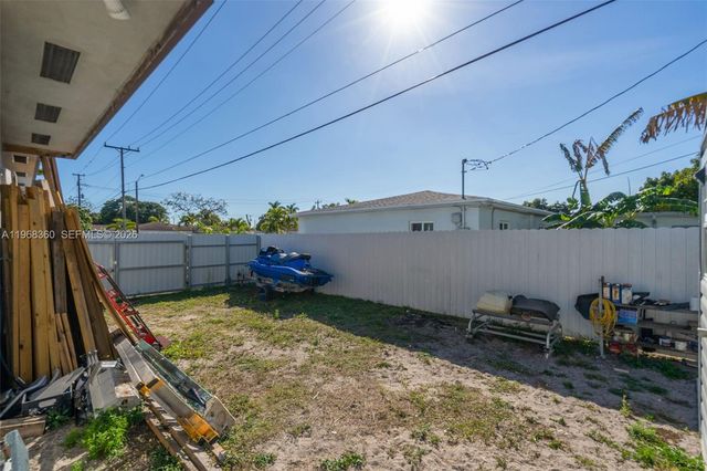 3505 NW 83rd Ter, Miami, FL 33147