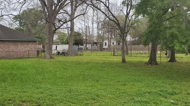 3219 Des Chaumes Street, Houston, TX 77026