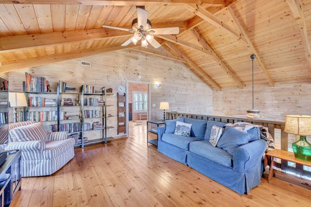 1841 Laurel Lake Dr, Monteagle, TN 37356