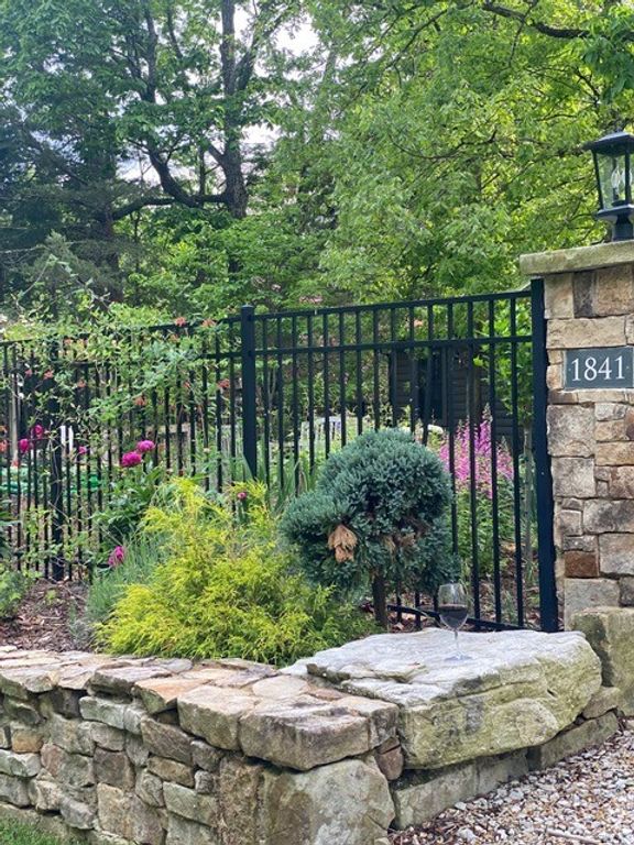 1841 Laurel Lake Dr, Monteagle, TN 37356