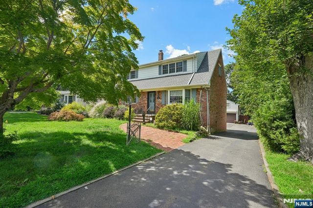 36 Page Drive, Oakland, NJ 07436