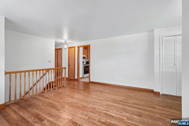 36 Page Drive, Oakland, NJ 07436
