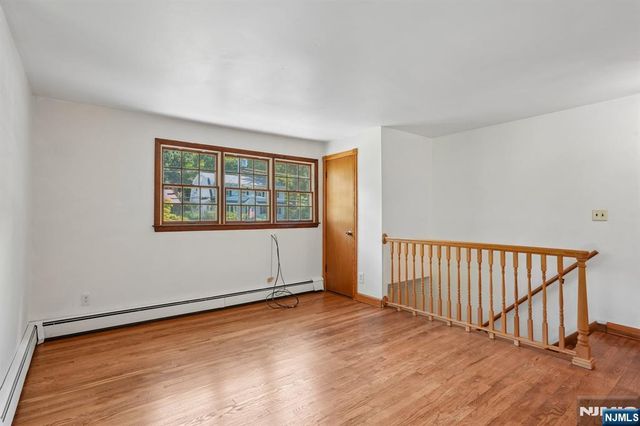 36 Page Drive, Oakland, NJ 07436