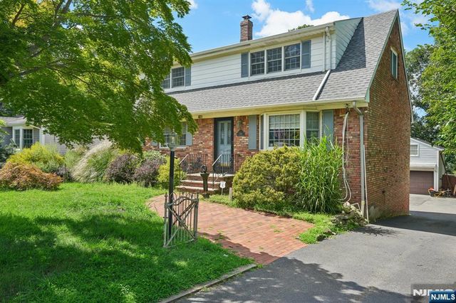 36 Page Drive, Oakland, NJ 07436