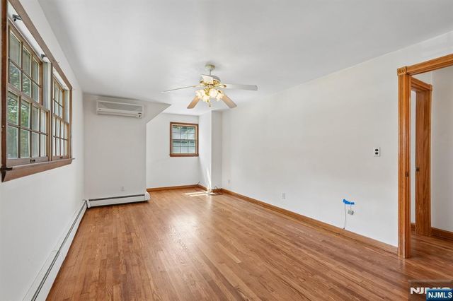36 Page Drive, Oakland, NJ 07436
