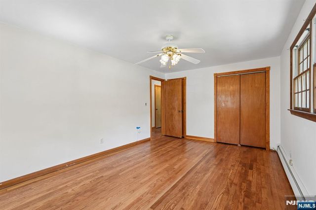 36 Page Drive, Oakland, NJ 07436