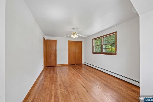 36 Page Drive, Oakland, NJ 07436