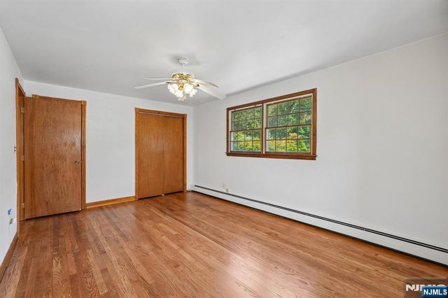 36 Page Drive, Oakland, NJ 07436