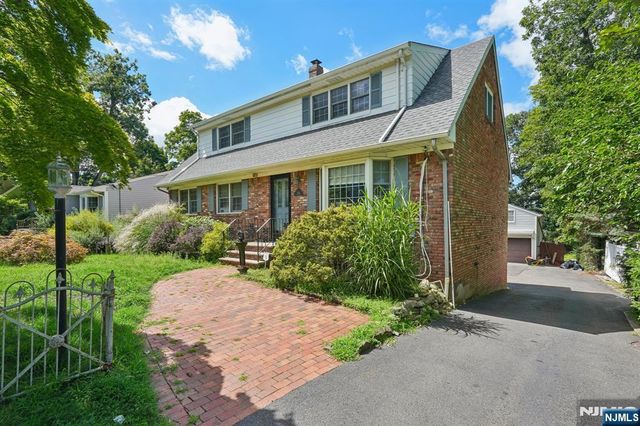 36 Page Drive, Oakland, NJ 07436