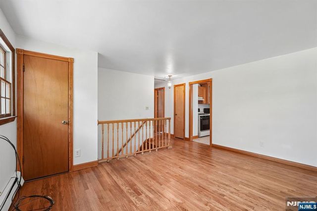36 Page Drive, Oakland, NJ 07436