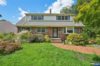 36 Page Drive, Oakland, NJ 07436