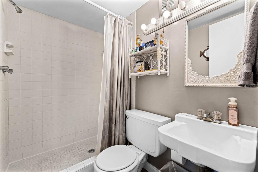 Image 16 of property listing at 4821 SAXON DRIVE 201B, New Smyrna Beach, FL 32169