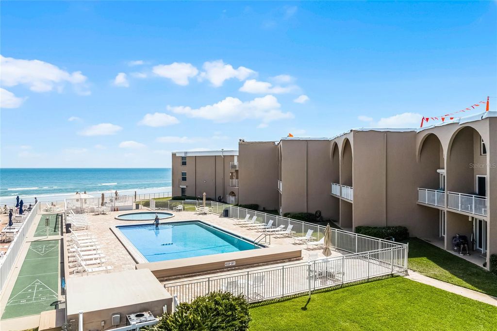 Image 3 of property listing at 4821 SAXON DRIVE 201B, New Smyrna Beach, FL 32169