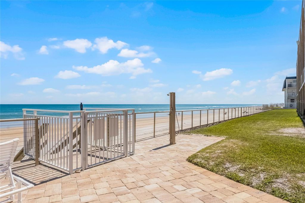 Image 27 of property listing at 4821 SAXON DRIVE 201B, New Smyrna Beach, FL 32169