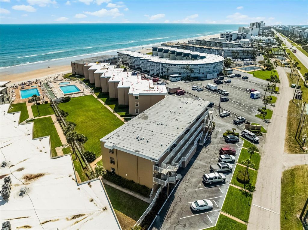 Image 32 of property listing at 4821 SAXON DRIVE 201B, New Smyrna Beach, FL 32169