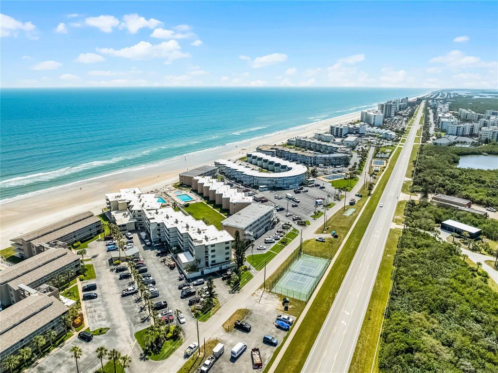 Image 38 of property listing at 4821 SAXON DRIVE 201B, New Smyrna Beach, FL 32169