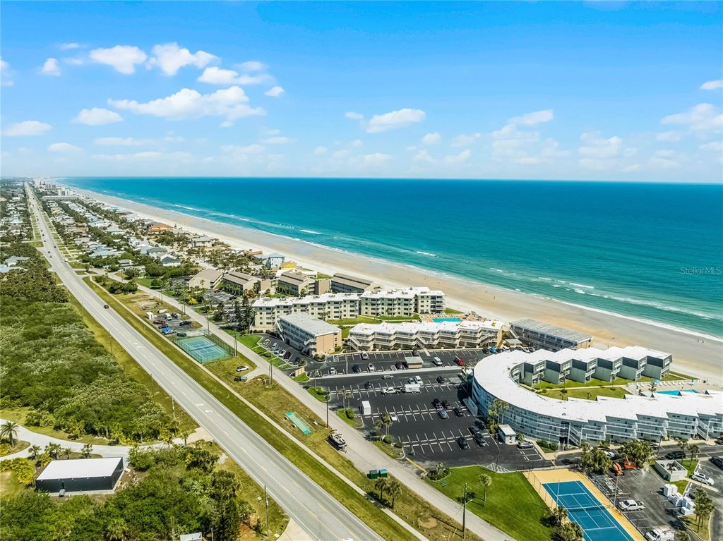 Image 41 of property listing at 4821 SAXON DRIVE 201B, New Smyrna Beach, FL 32169