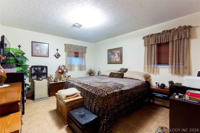 105 W Mockingbird Lane, Mcalester, OK 74501