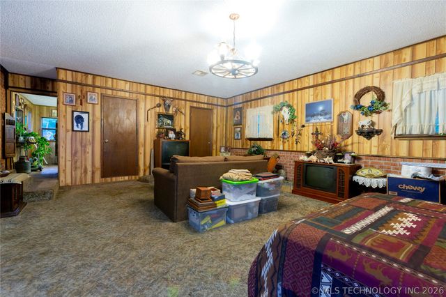 105 W Mockingbird Lane, Mcalester, OK 74501