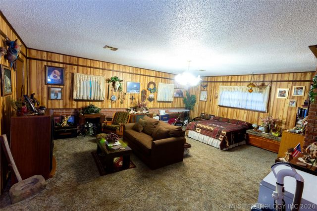 105 W Mockingbird Lane, Mcalester, OK 74501