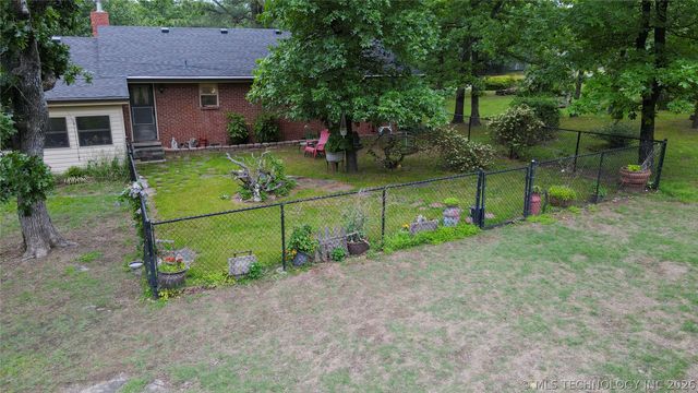105 W Mockingbird Lane, Mcalester, OK 74501