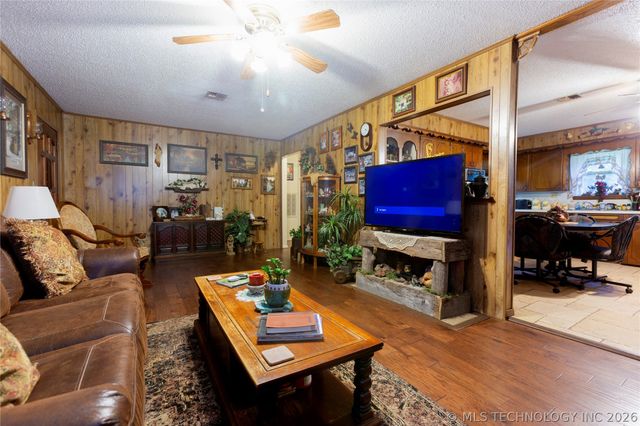 105 W Mockingbird Lane, Mcalester, OK 74501