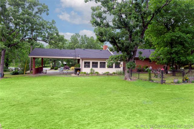 105 W Mockingbird Lane, Mcalester, OK 74501