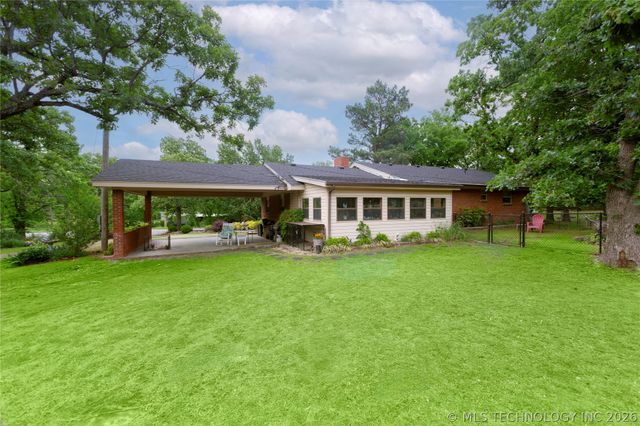 105 W Mockingbird Lane, Mcalester, OK 74501