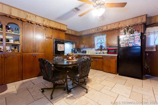 105 W Mockingbird Lane, Mcalester, OK 74501