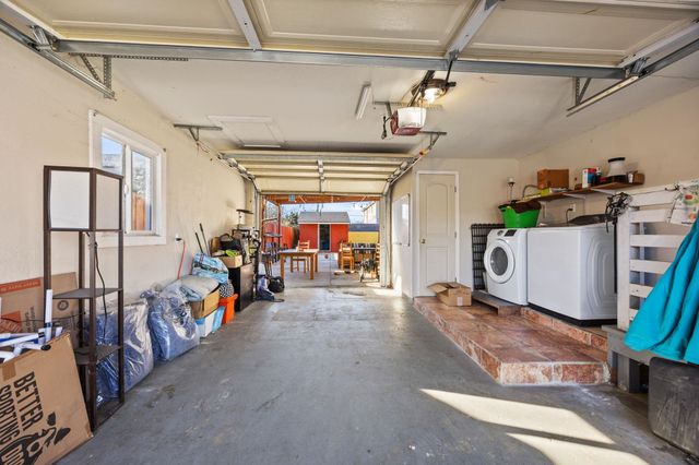 7447 Lockwood St, Oakland, CA 94621