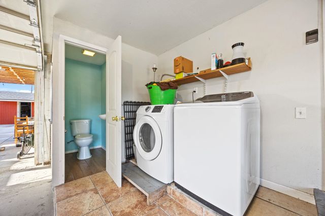 7447 Lockwood St, Oakland, CA 94621