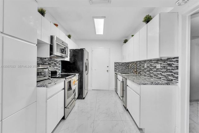 800 NE 195th Street 220, Miami, FL 33179