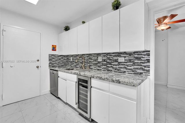 800 NE 195th Street 220, Miami, FL 33179