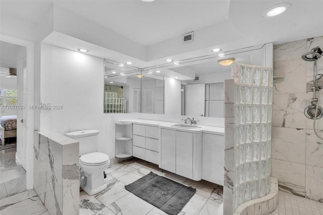 800 NE 195th Street 220, Miami, FL 33179