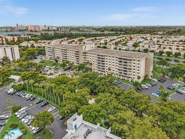 800 NE 195th Street 220, Miami, FL 33179