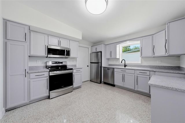 197 OVERBROOK DRIVE E, Largo, FL 33770