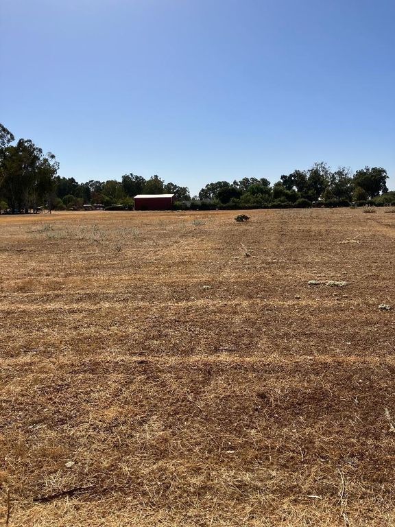 Image 3 of property listing at 6904 N Highland Avenue, Clovis, CA 93619