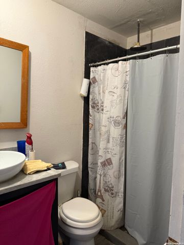 134 redrock, San Antonio, TX 78213