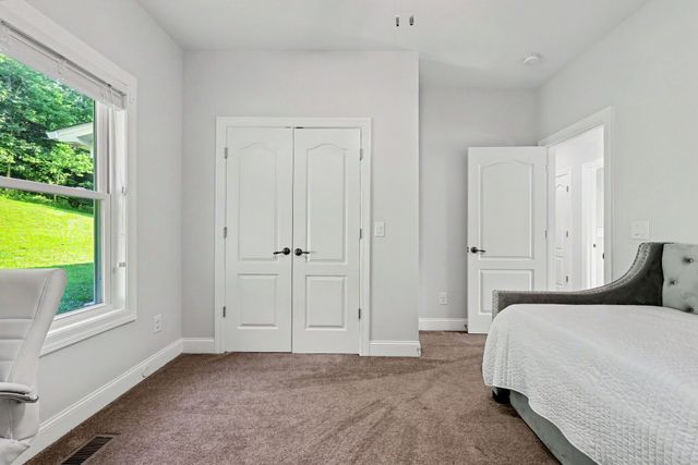 4050 Cantebury DR, Culleoka, TN 38451