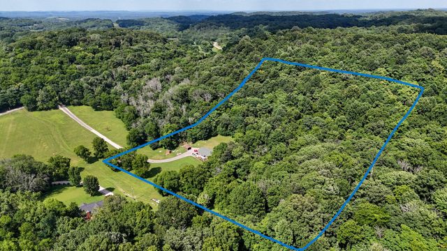 4050 Cantebury DR, Culleoka, TN 38451