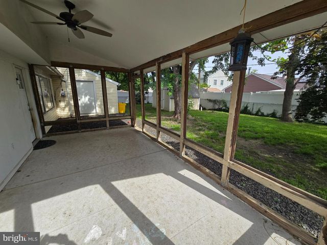 33 MIDDLEBURY LN, Willingboro, NJ 08046